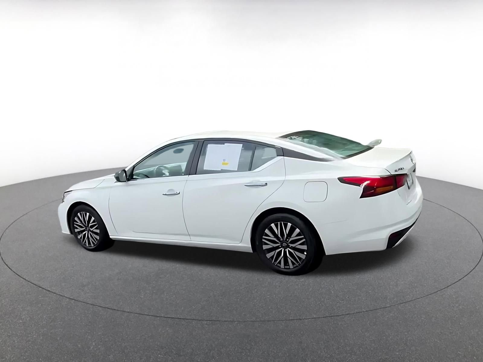 Thumbnail: 2025 Nissan Altima - 10
