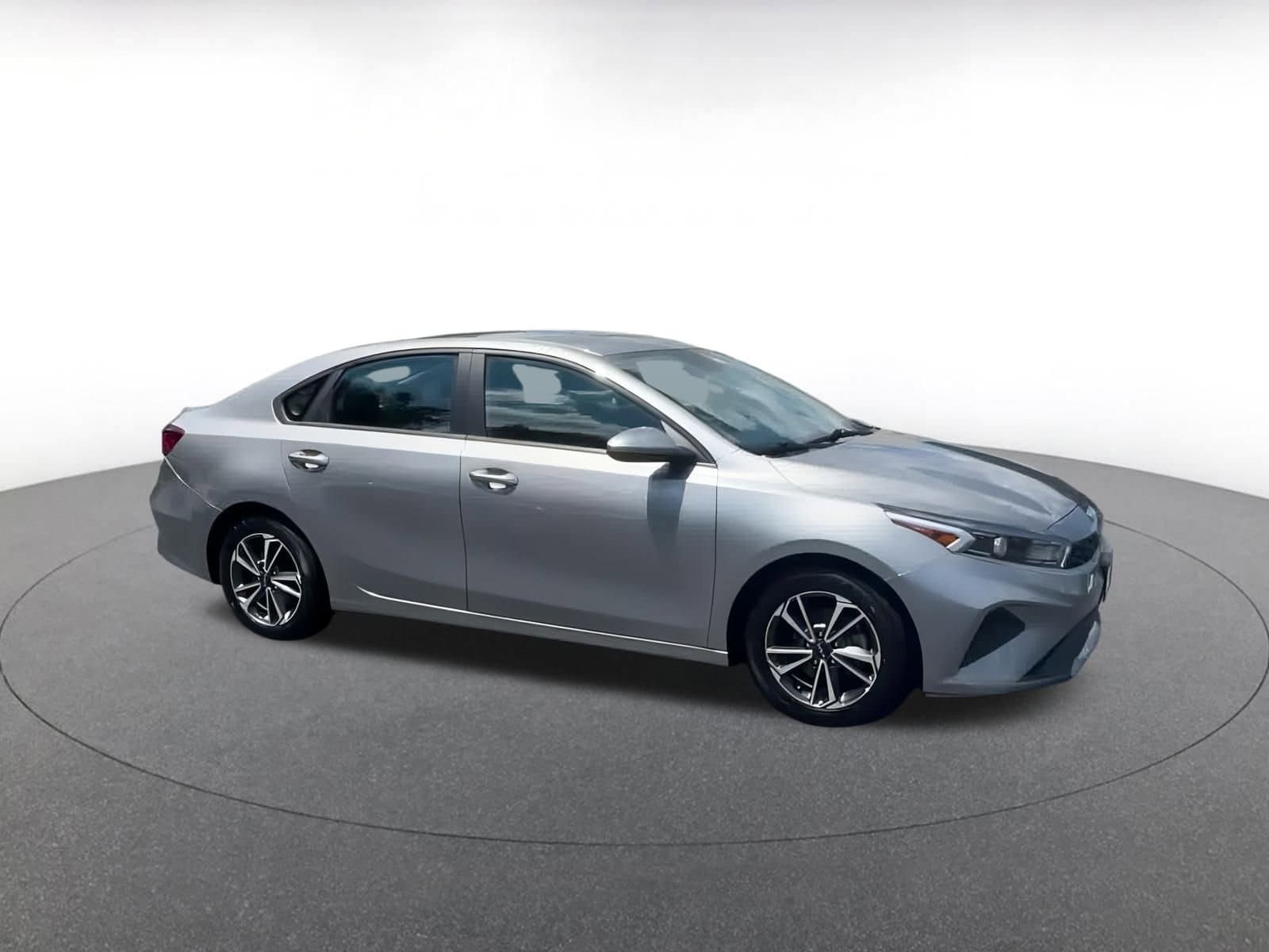 Thumbnail: 2023 Kia Forte - 2