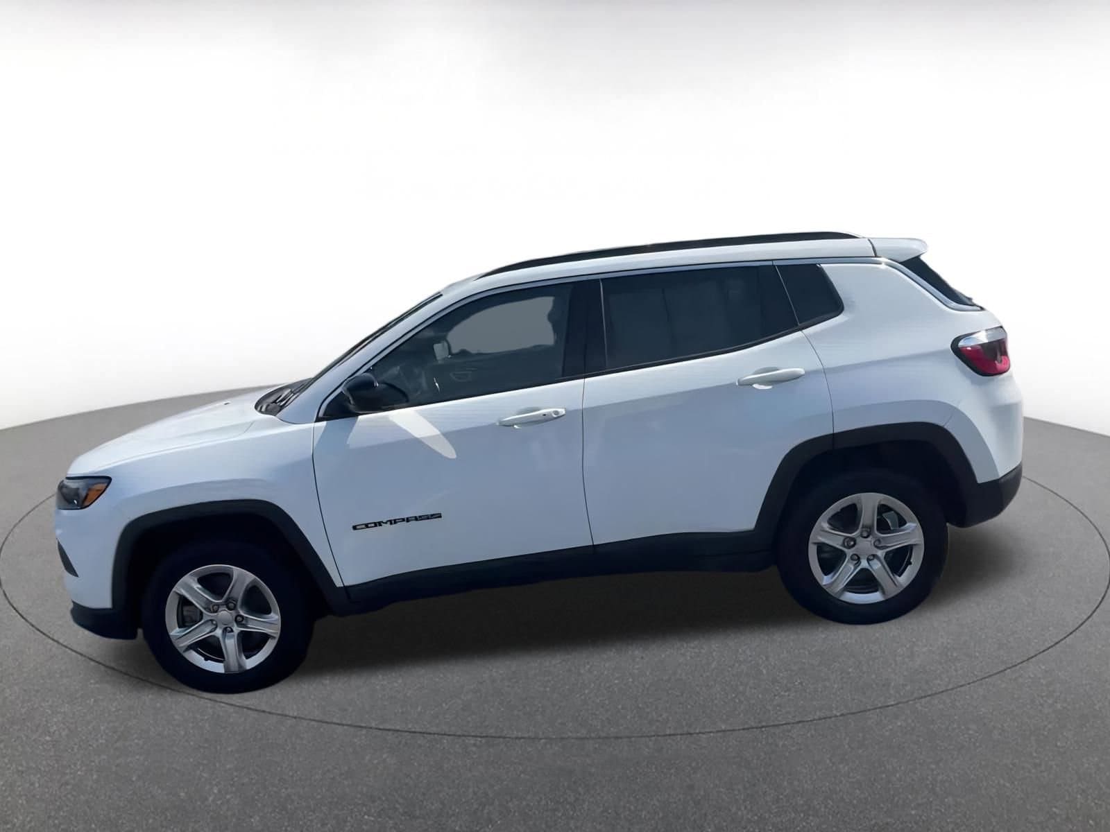 Thumbnail: 2023 Jeep Compass - 9