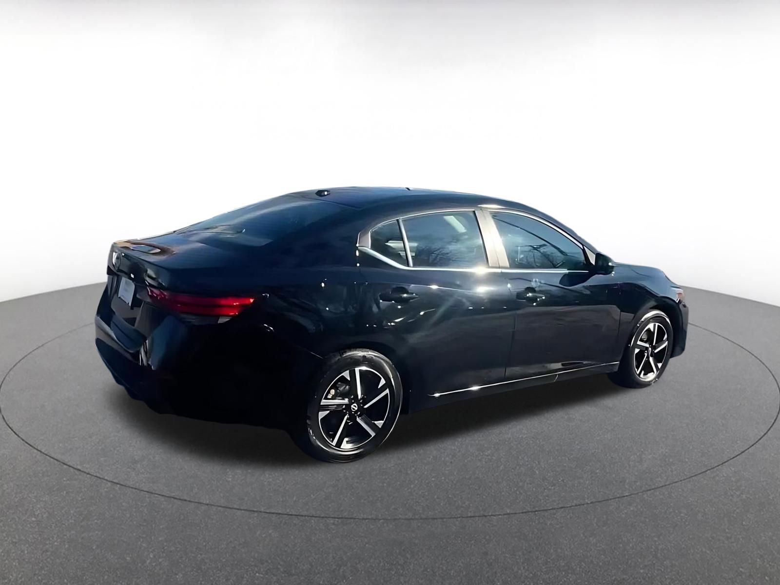 Thumbnail: 2025 Nissan Sentra - 9