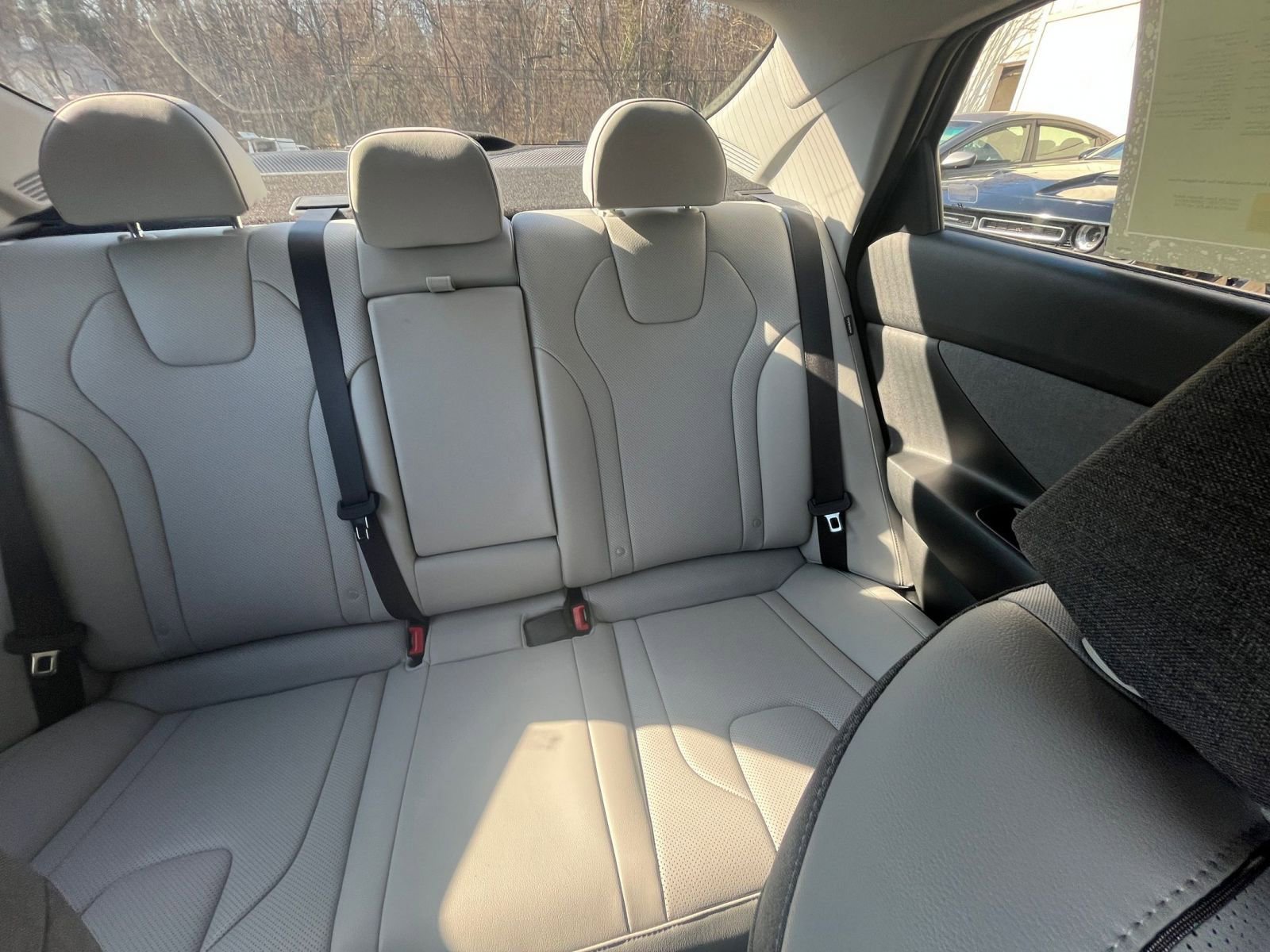 Thumbnail: 2025 Hyundai Elantra - 32