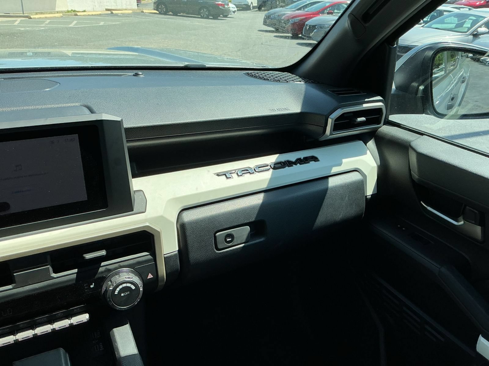 Thumbnail: 2024 Toyota Tacoma - 25