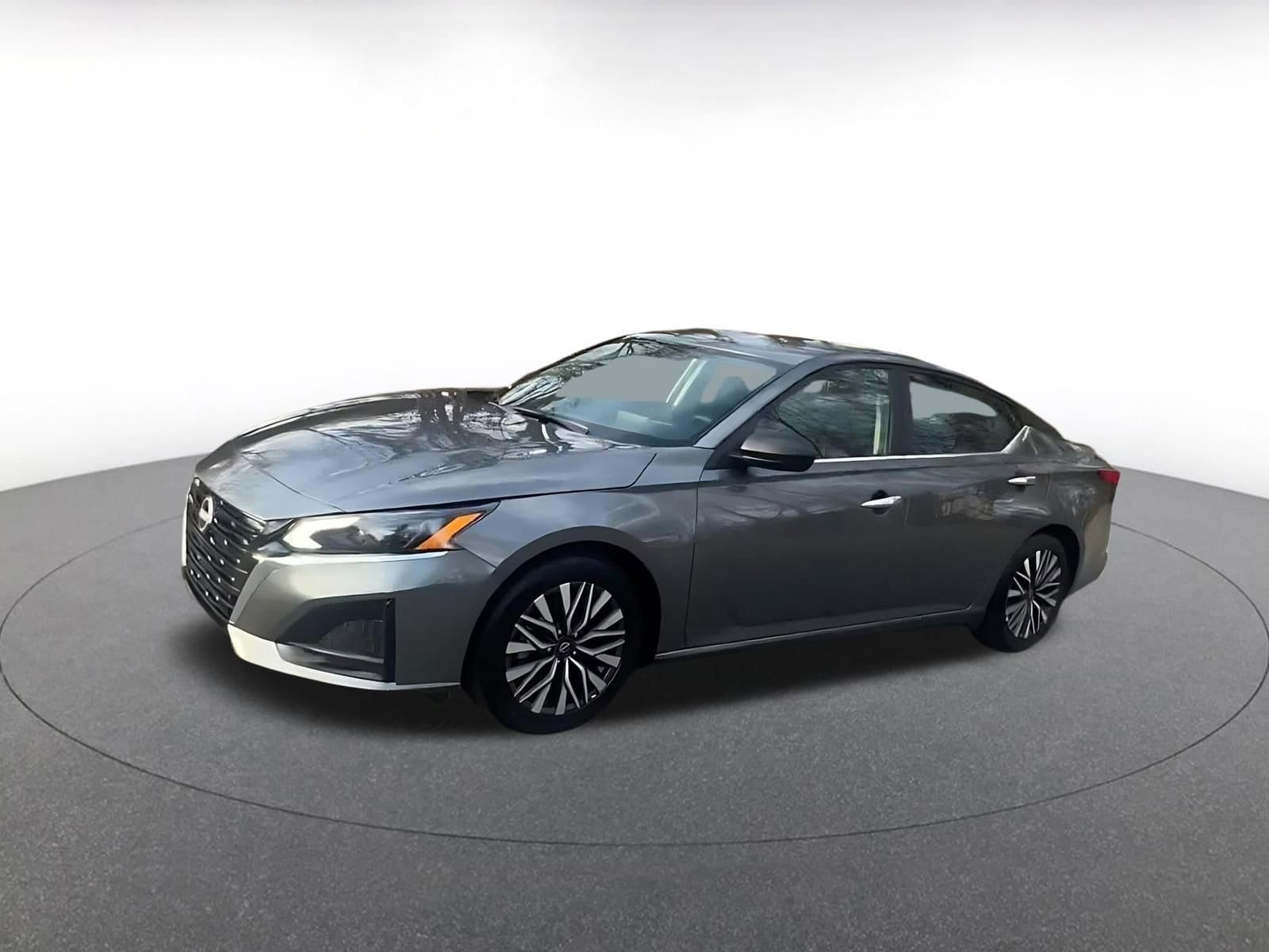 Thumbnail: 2025 Nissan Altima - 8