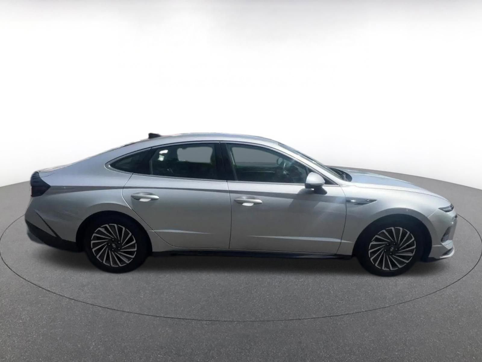 Thumbnail: 2025 Hyundai Sonata - 16