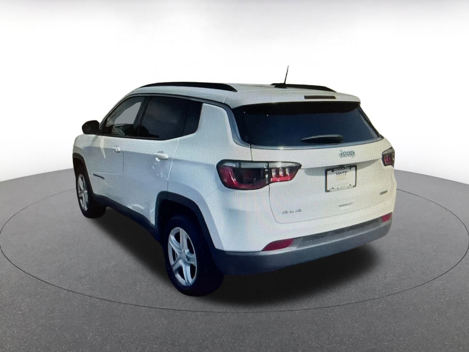 Thumbnail: 2023 Jeep Compass - 9
