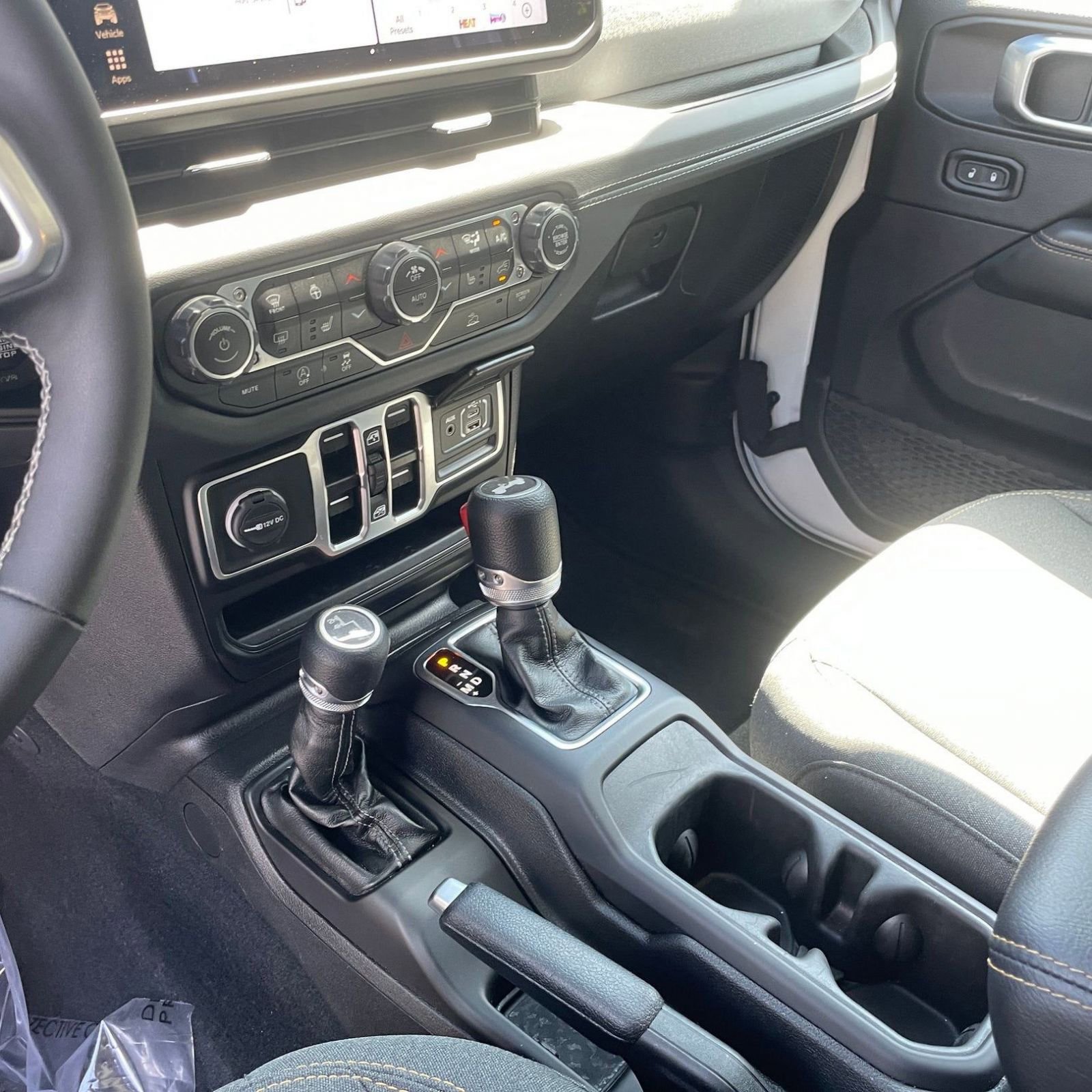 Thumbnail: 2025 Jeep Wrangler - 35