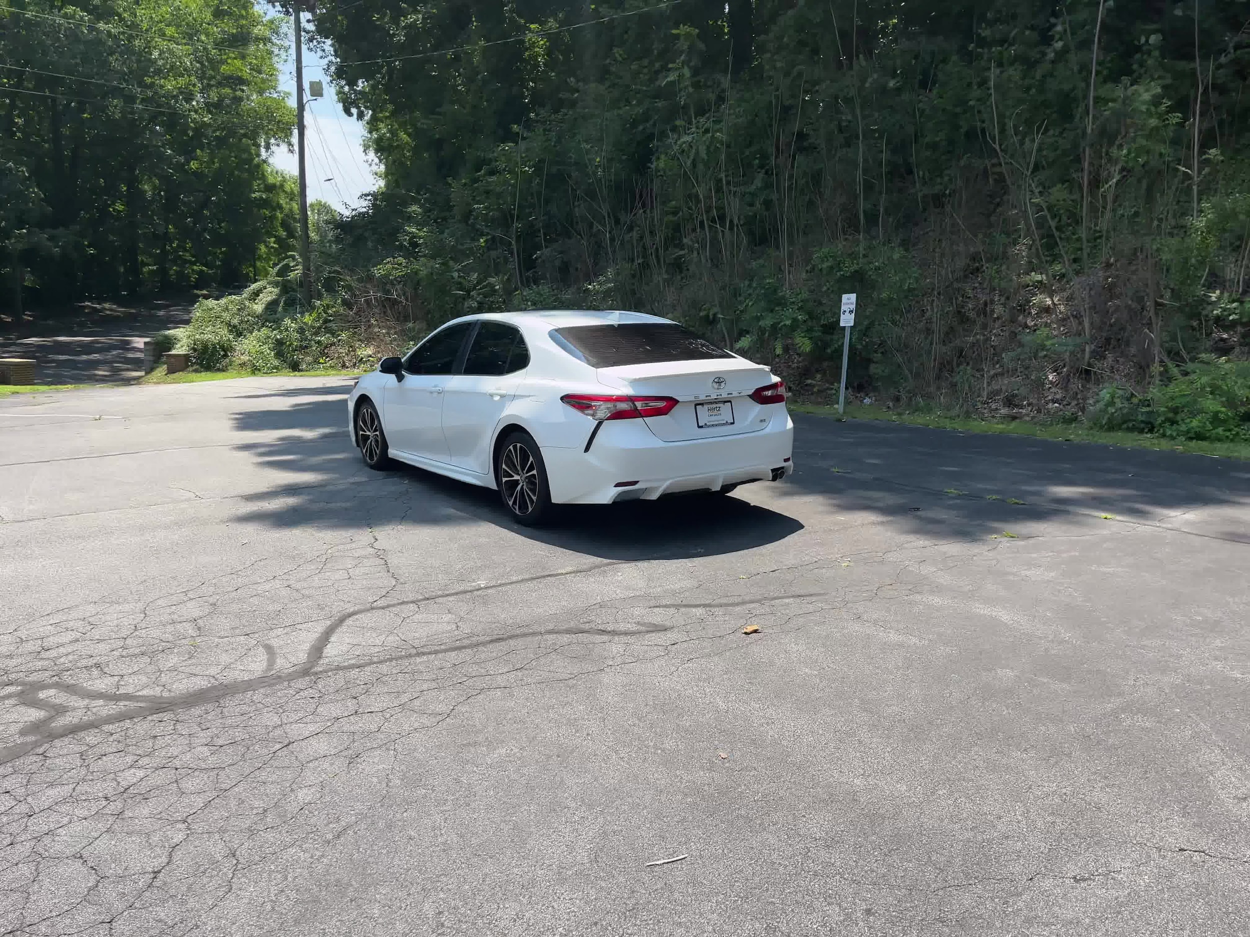 2019 Toyota Camry SE 11