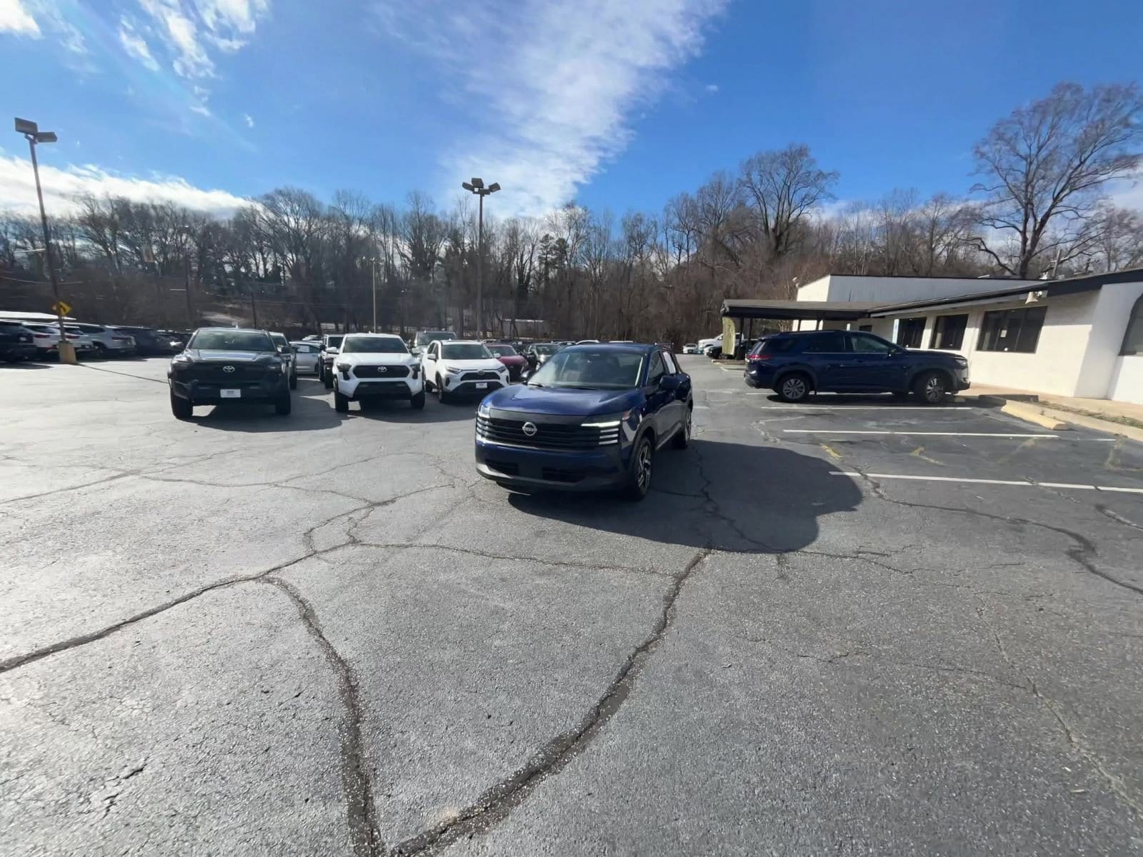 Thumbnail: 2025 Nissan Kicks - 12