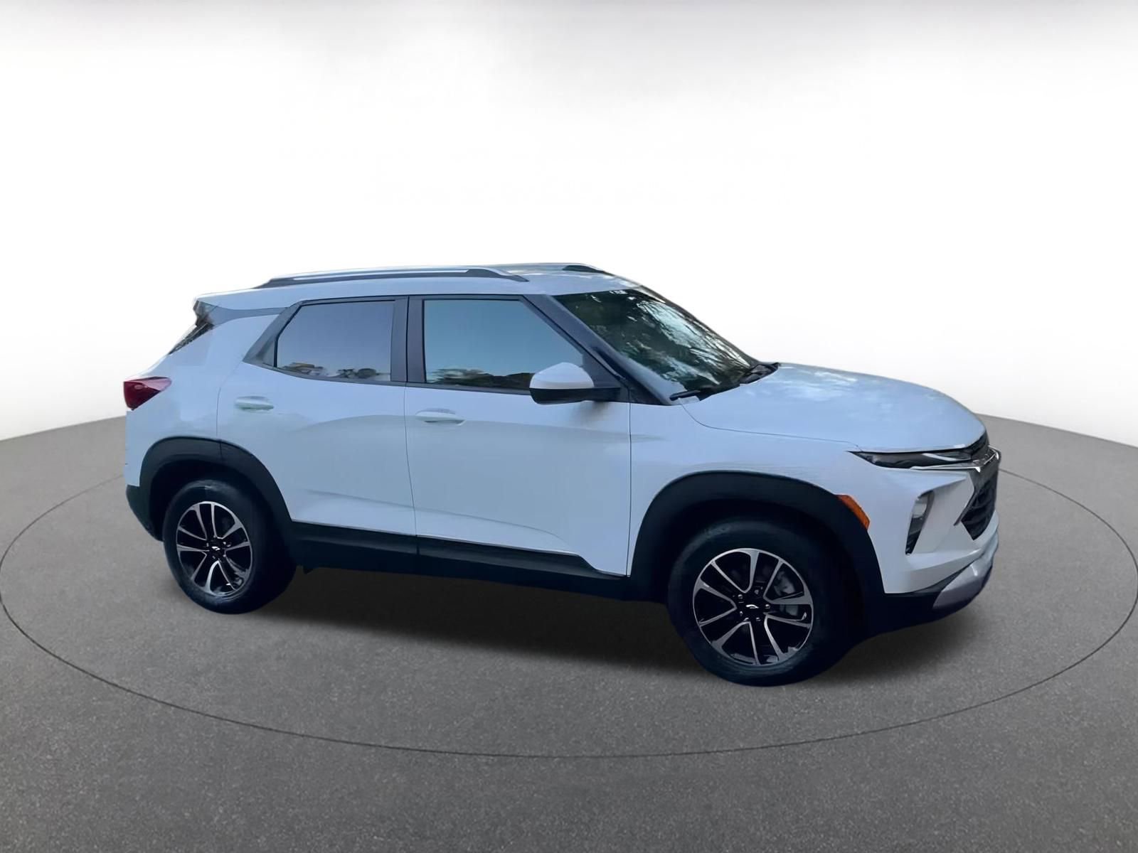 Thumbnail: 2025 Chevrolet TrailBlazer - 2