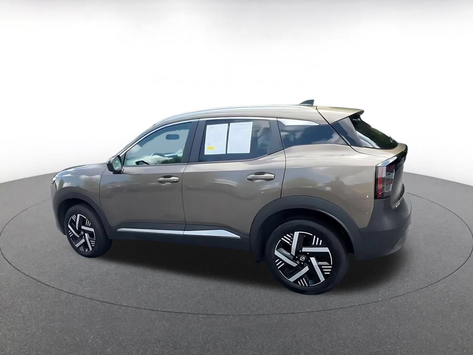 Thumbnail: 2026 Nissan Kicks - 9