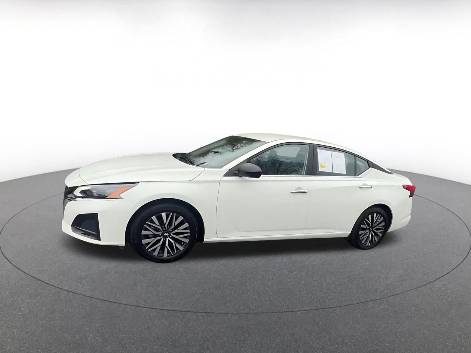 Thumbnail: 2025 Nissan Altima - 8