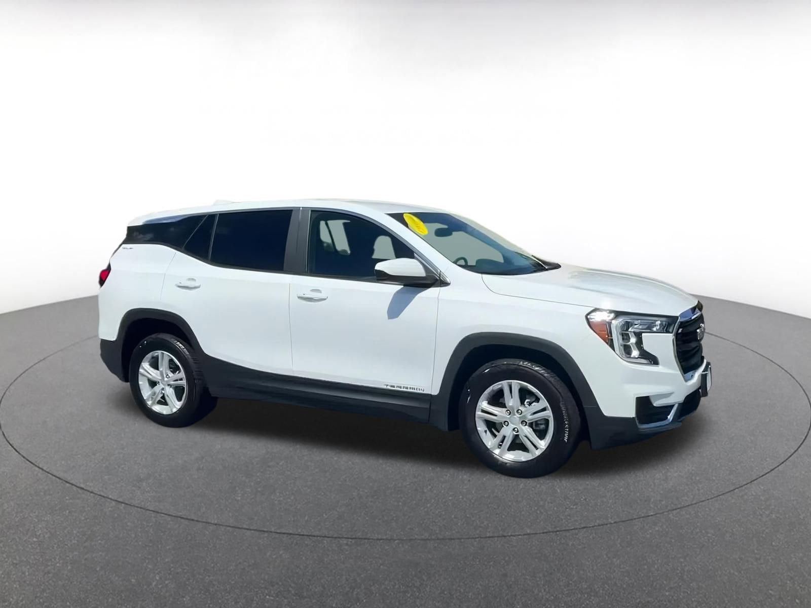 2024 GMC Terrain SLE 2