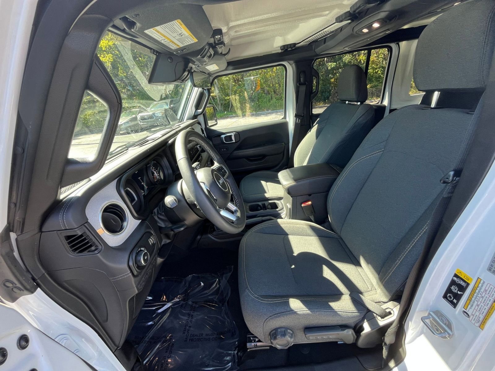 Thumbnail: 2025 Jeep Wrangler - 23