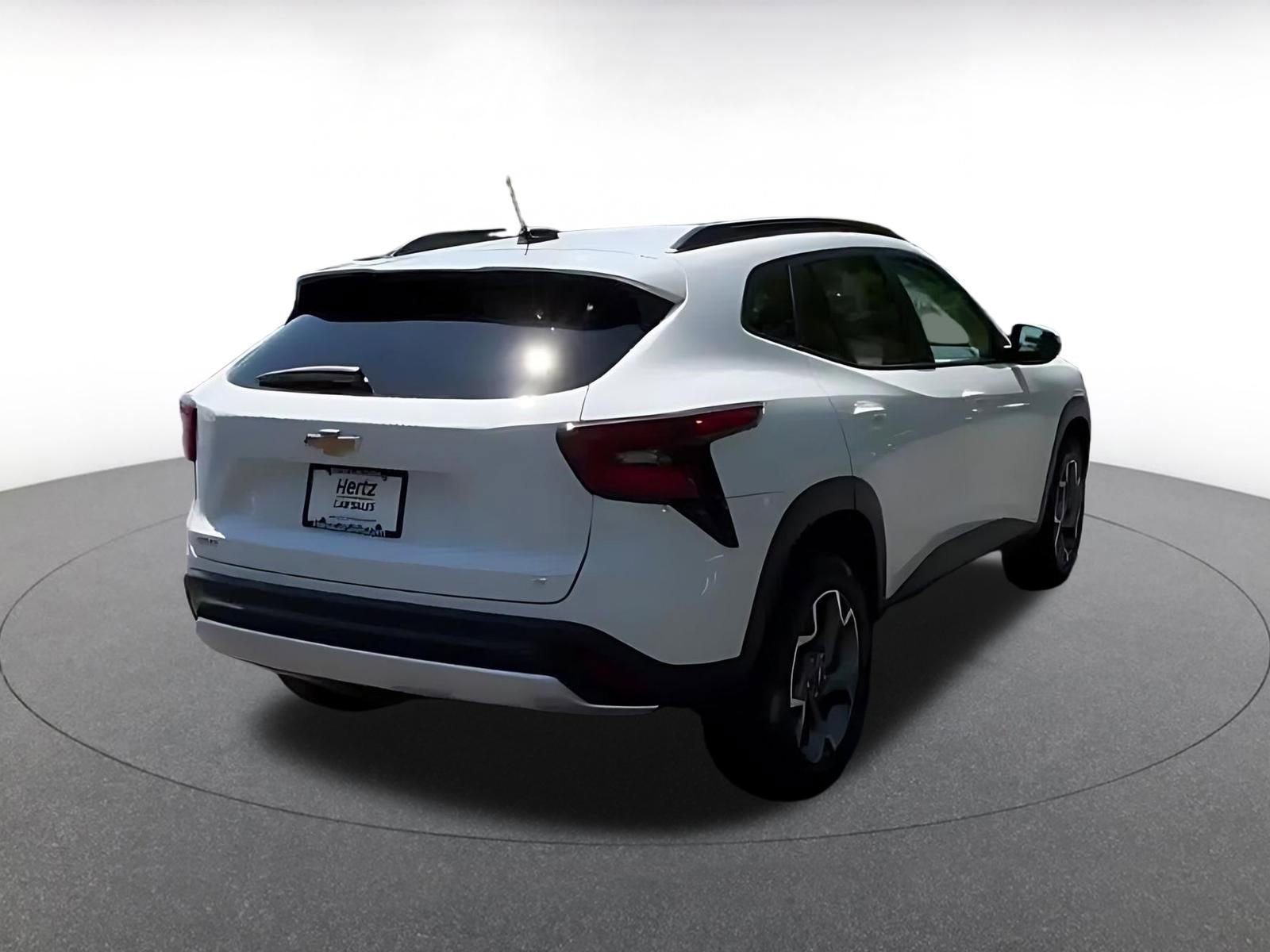 Thumbnail: 2025 Chevrolet Trax - 14