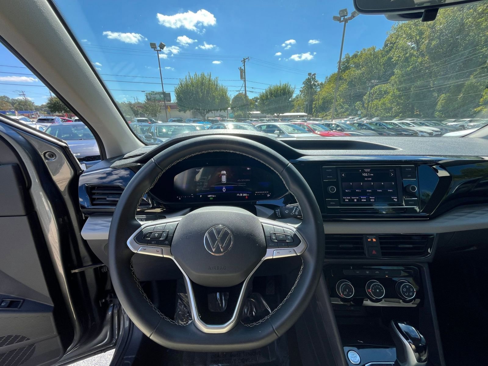 Thumbnail: 2024 Volkswagen Taos - 30