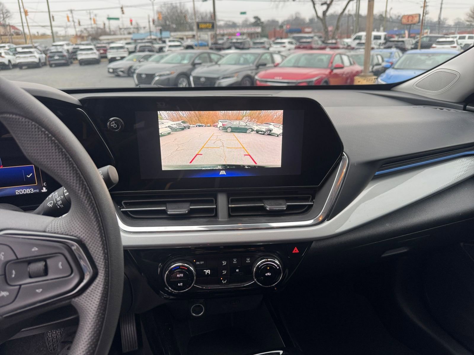 Thumbnail: 2025 Chevrolet Trax - 17