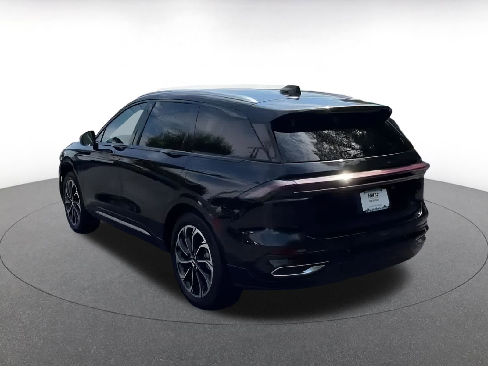 Thumbnail: 2024 Lincoln Nautilus - 4