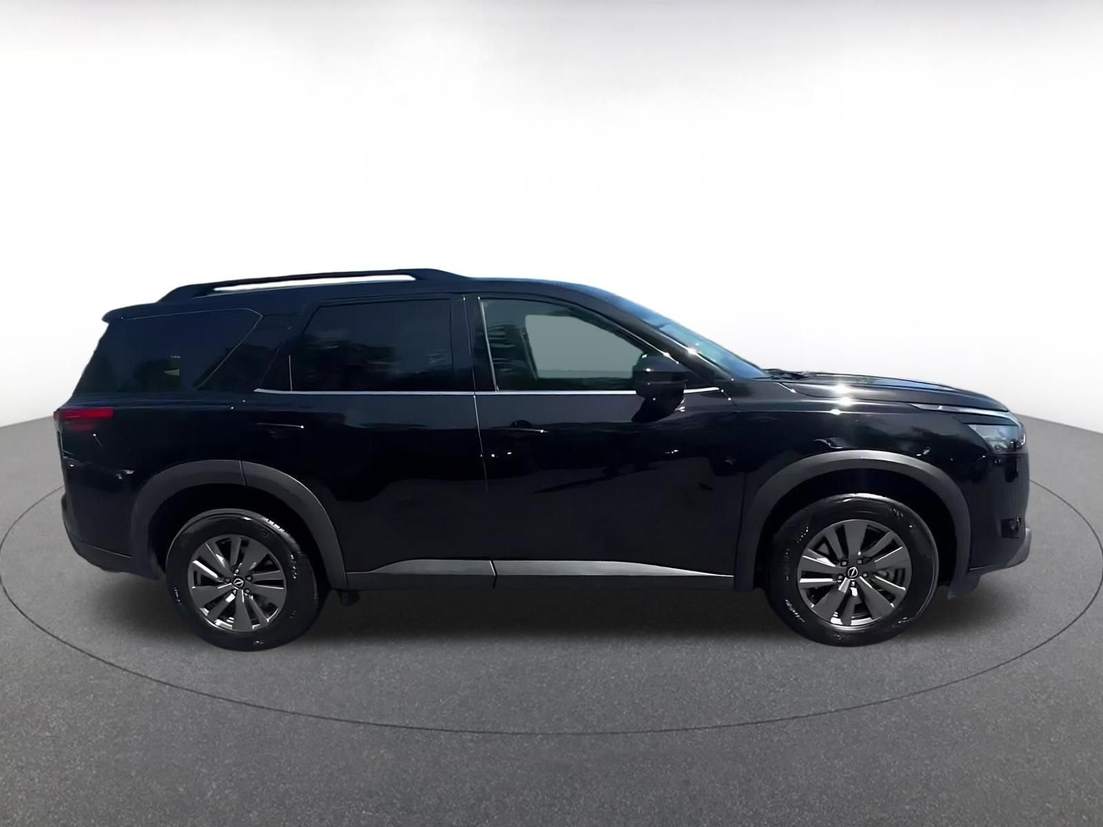 Thumbnail: 2025 Nissan Pathfinder - 16
