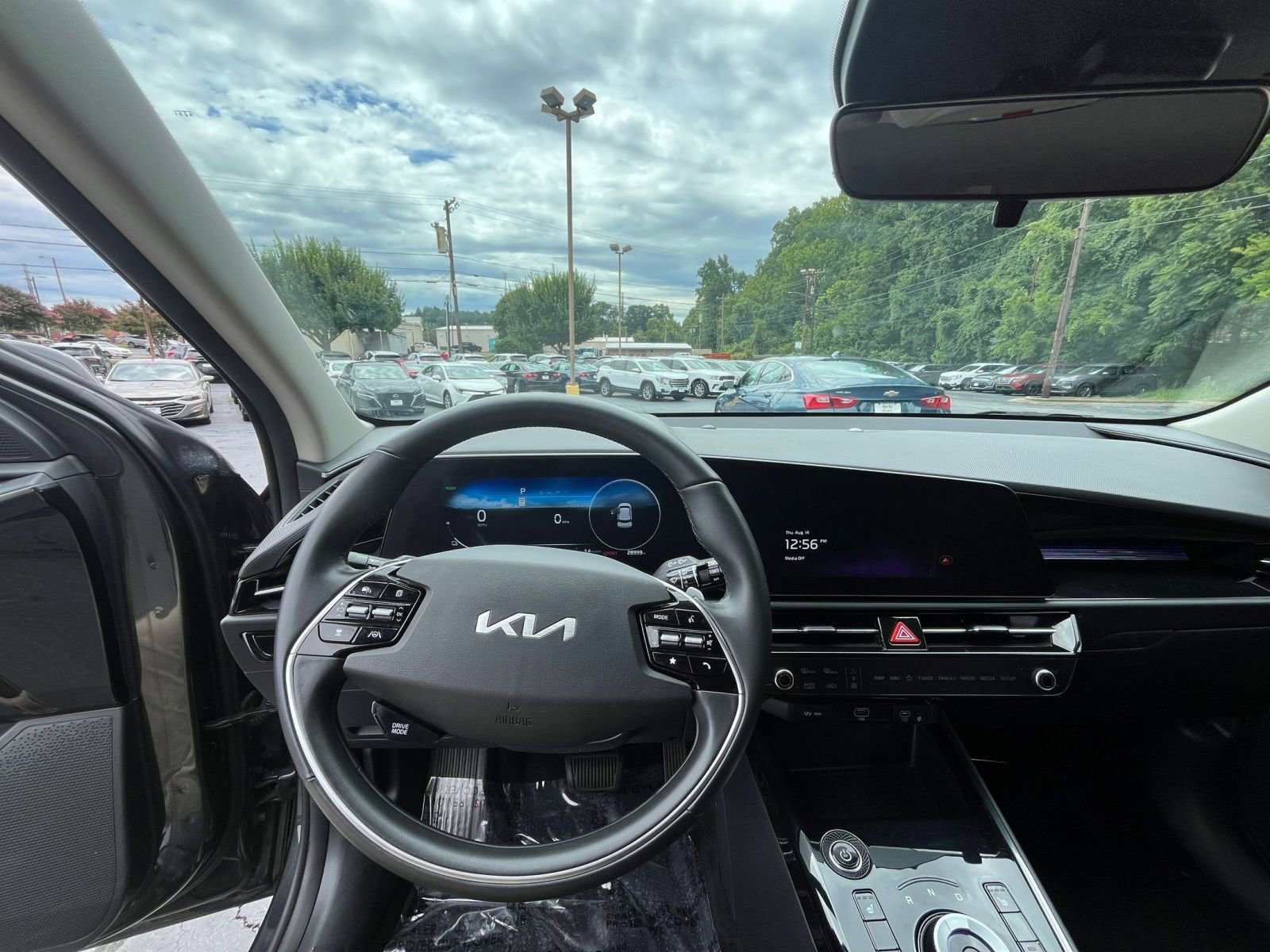 Thumbnail: 2023 Kia Niro - 34