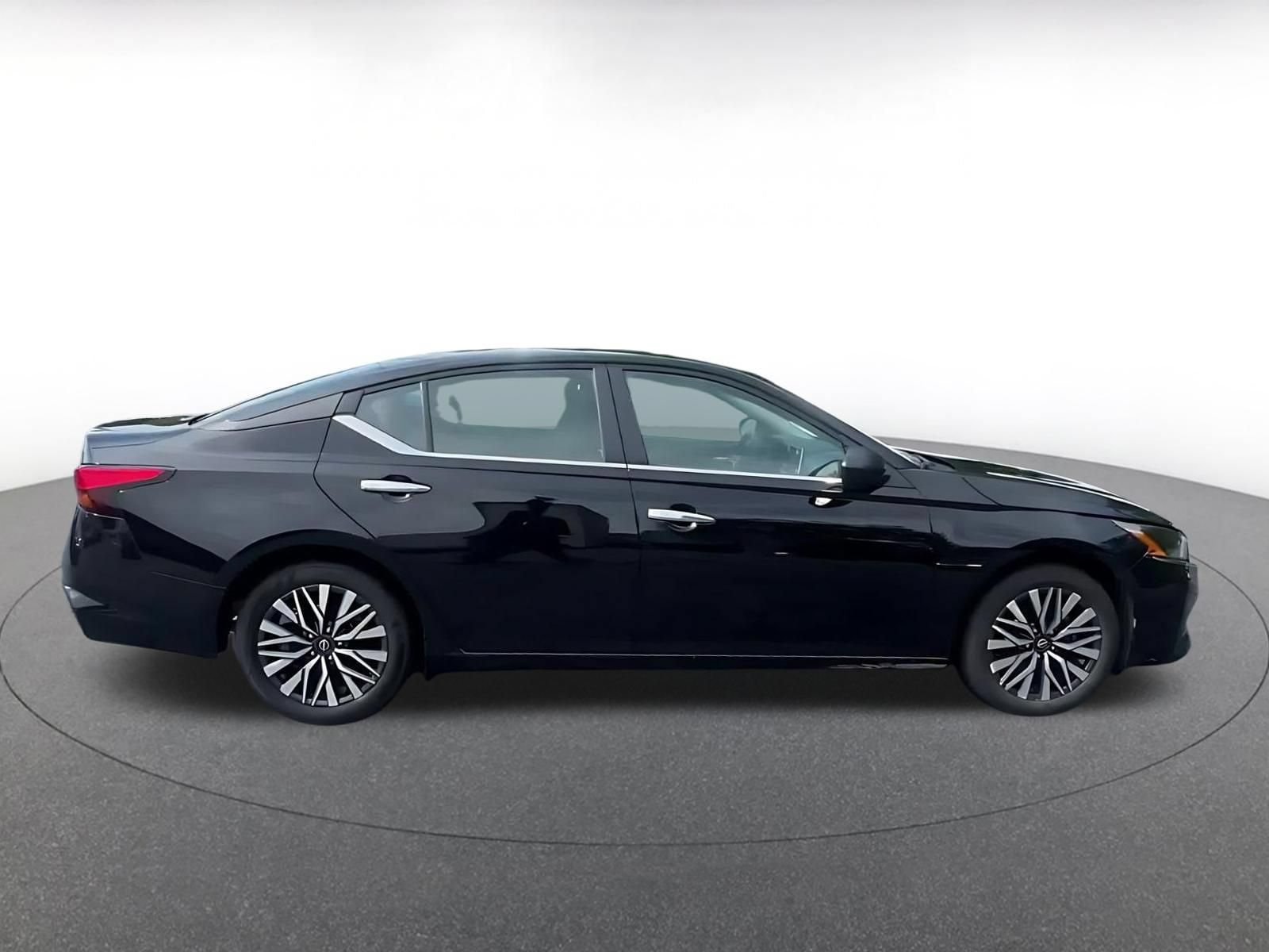Thumbnail: 2025 Nissan Altima - 16