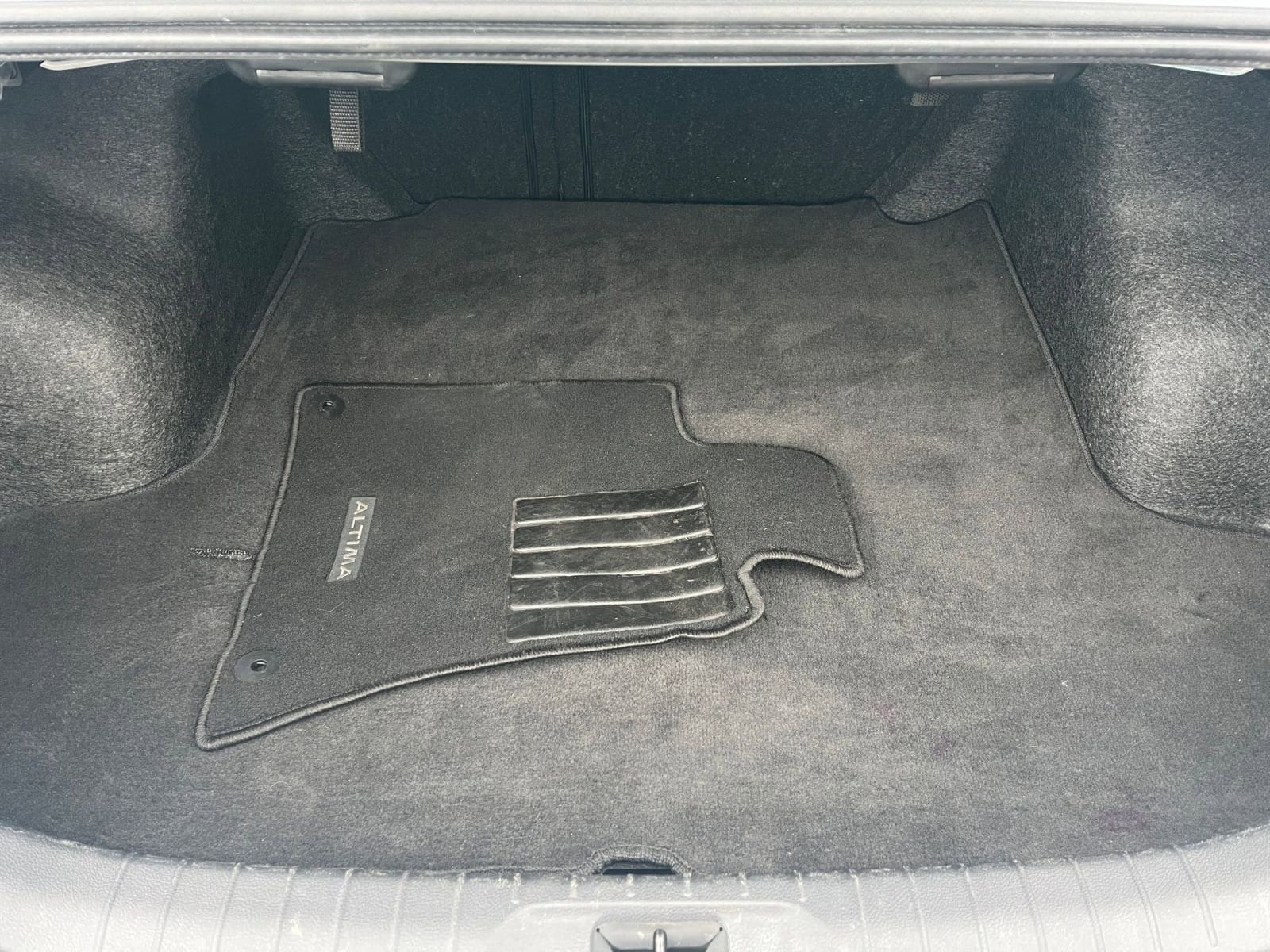 Thumbnail: 2025 Nissan Altima - 24