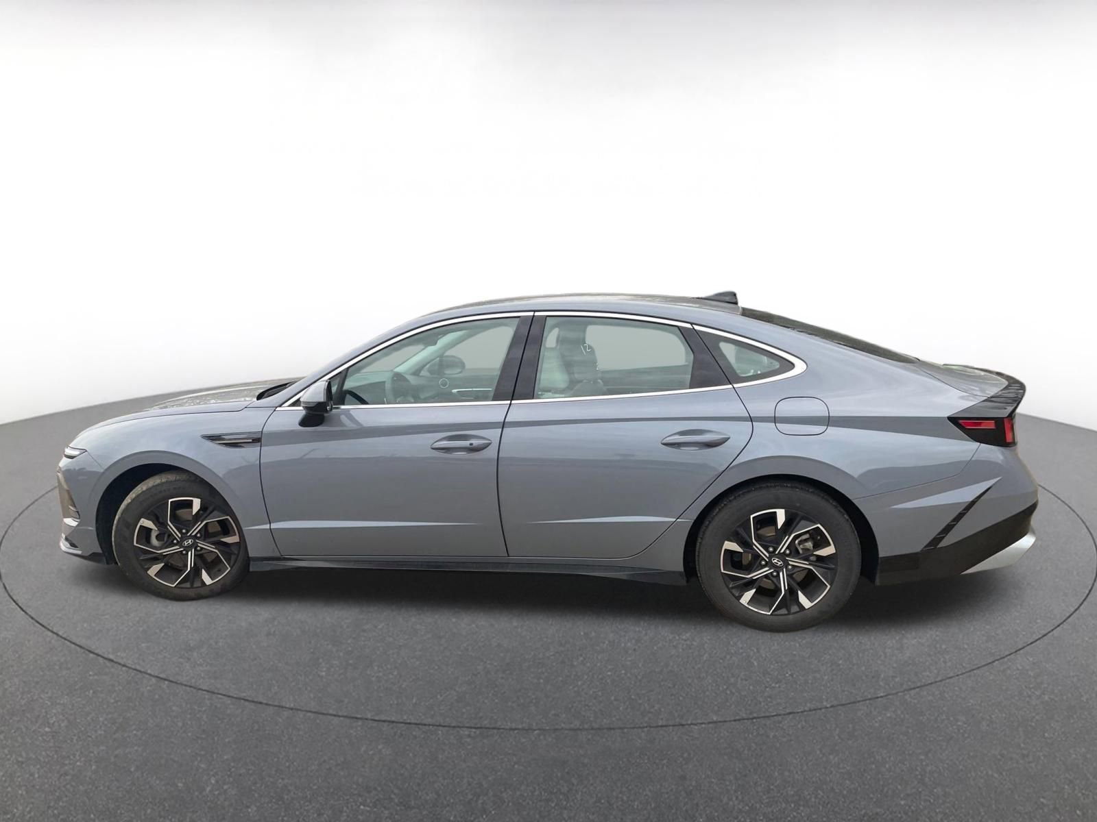 Thumbnail: 2025 Hyundai Sonata - 10