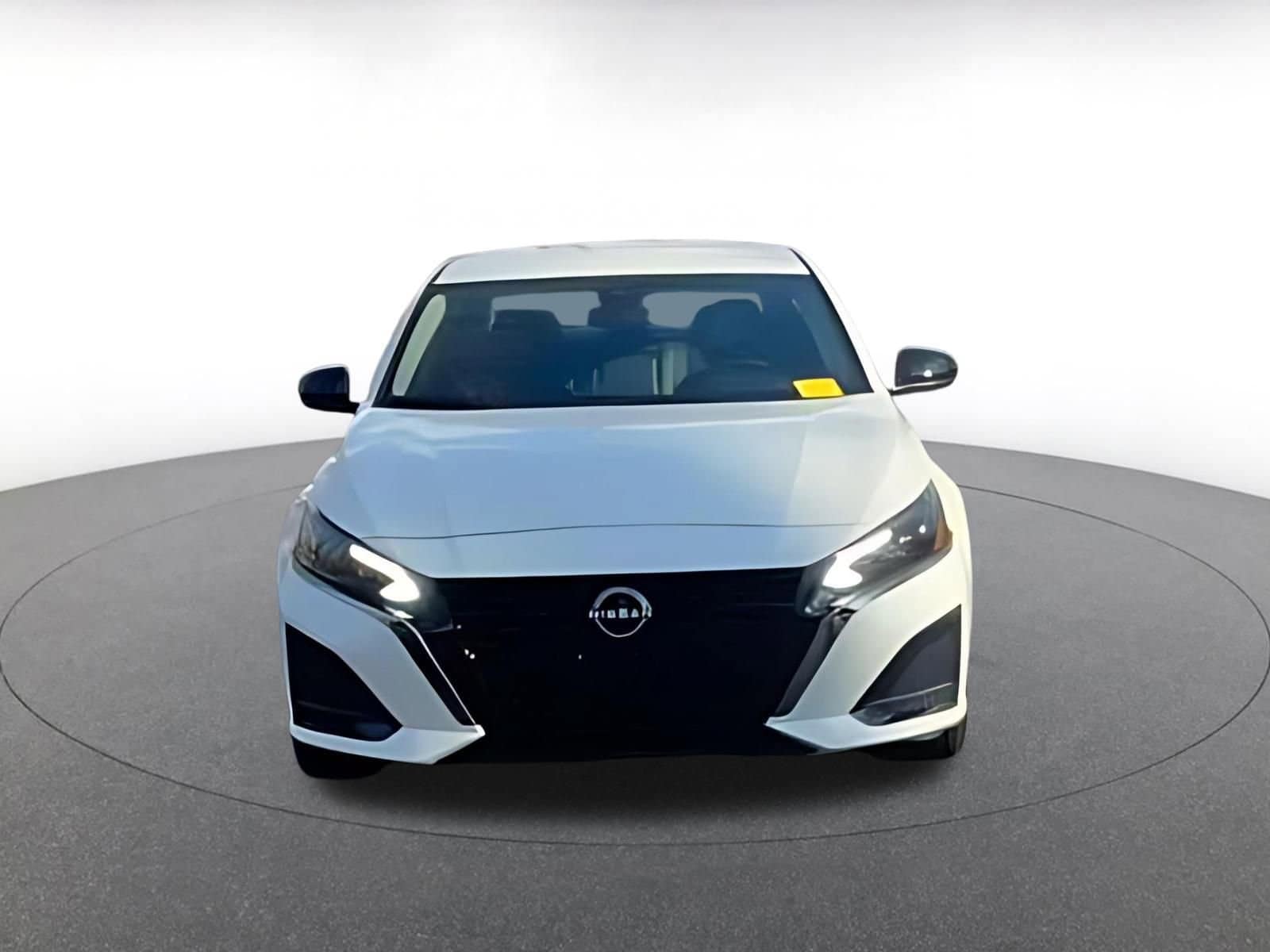 Thumbnail: 2025 Nissan Altima - 4