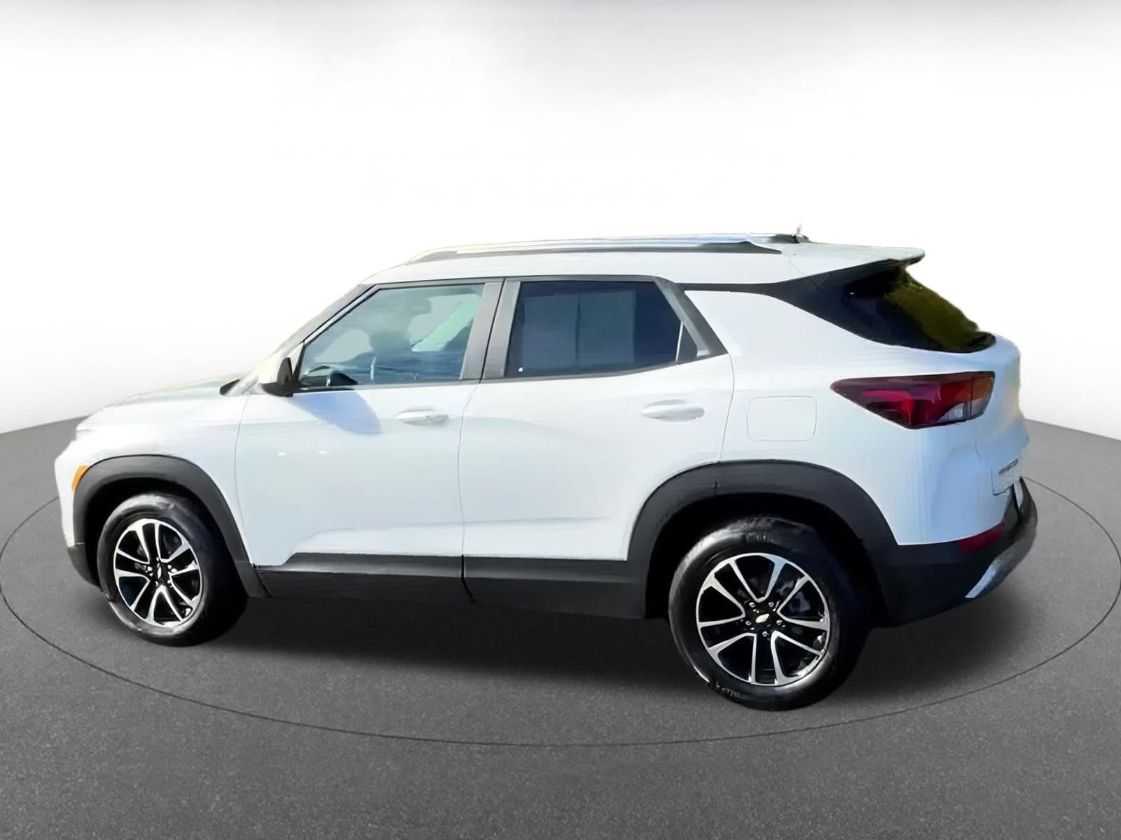 Thumbnail: 2025 Chevrolet TrailBlazer - 10