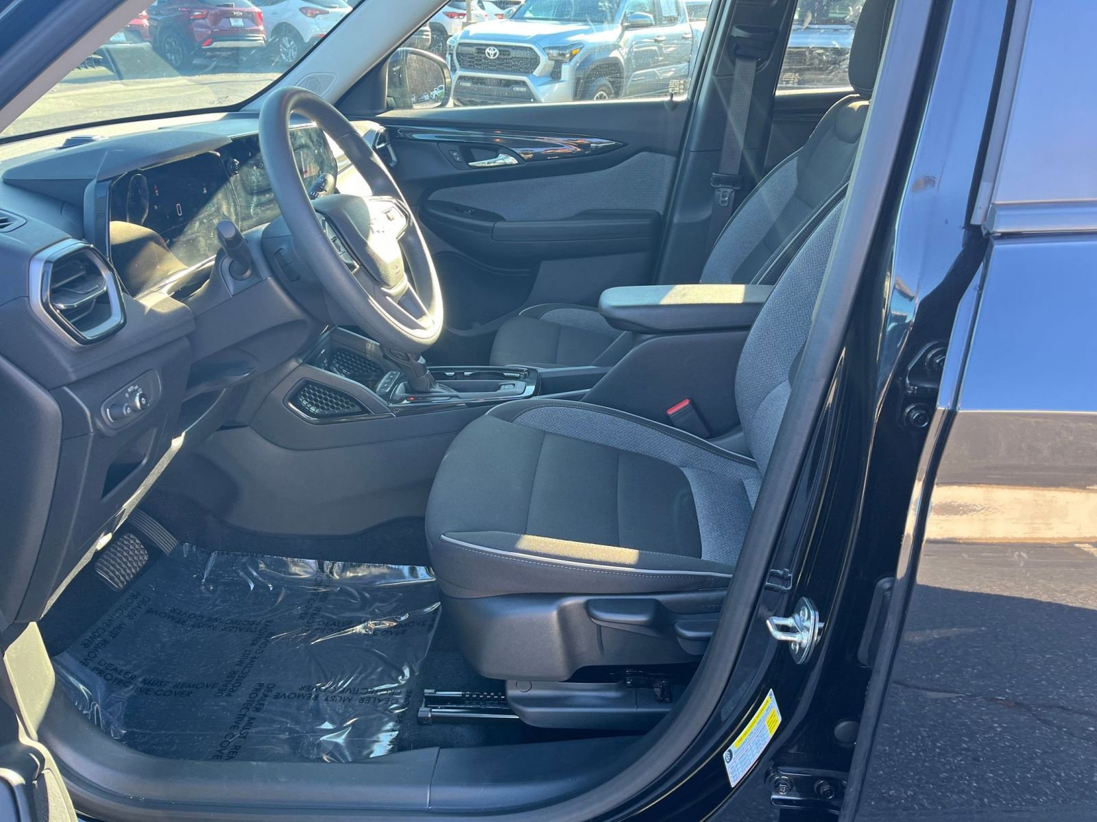 Thumbnail: 2025 Chevrolet TrailBlazer - 21