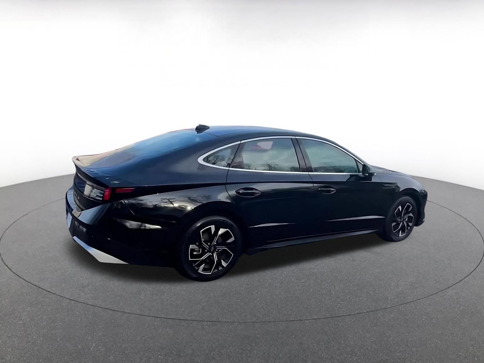 Thumbnail: 2025 Hyundai Sonata - 16