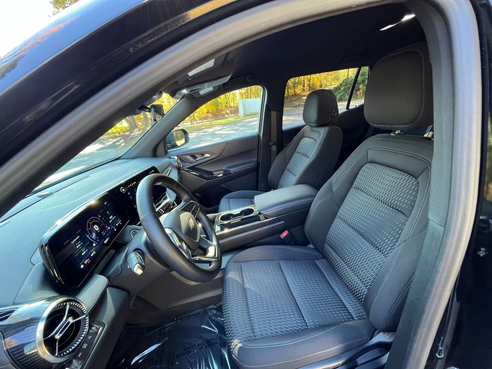 Thumbnail: 2025 Chevrolet Equinox - 23