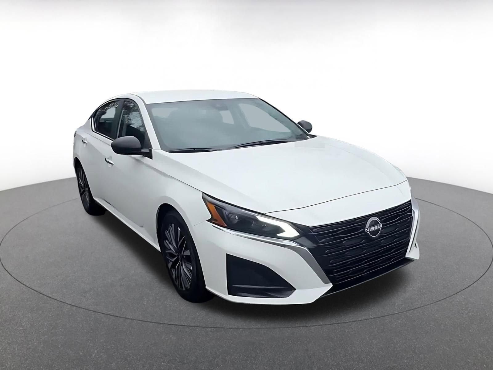 Thumbnail: 2025 Nissan Altima - 3