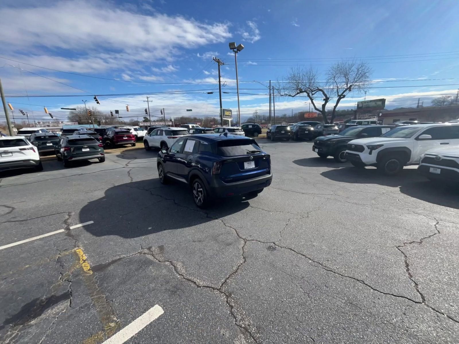 Thumbnail: 2025 Nissan Kicks - 15