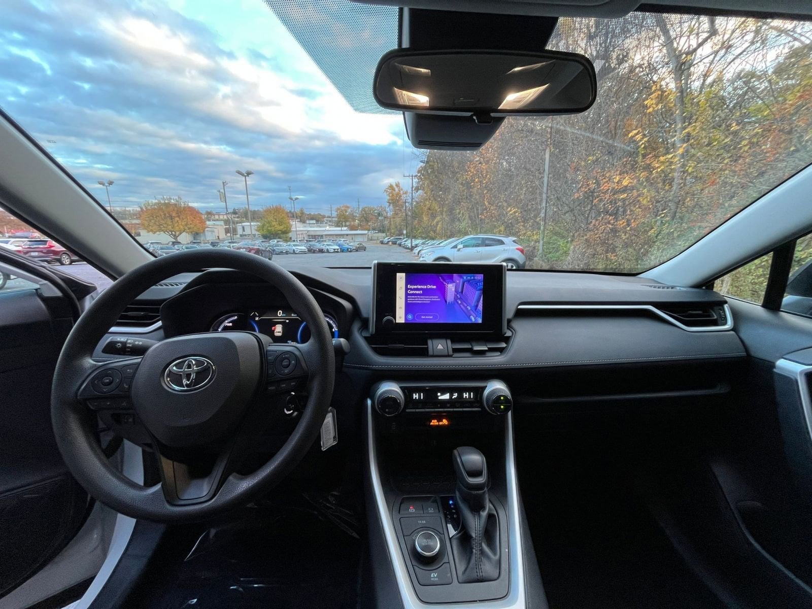 Thumbnail: 2025 Toyota RAV4 - 29