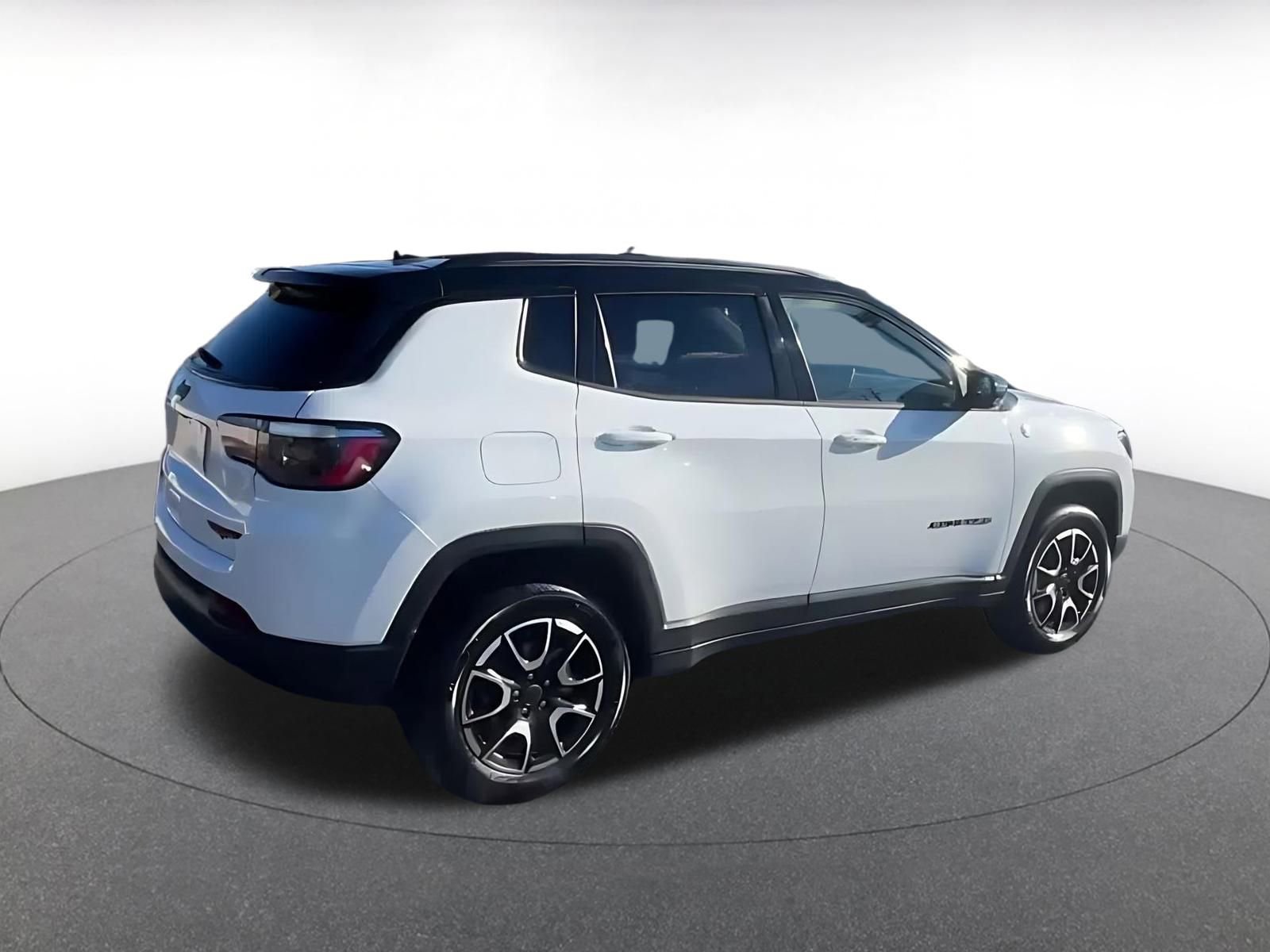 Thumbnail: 2025 Jeep Compass - 15