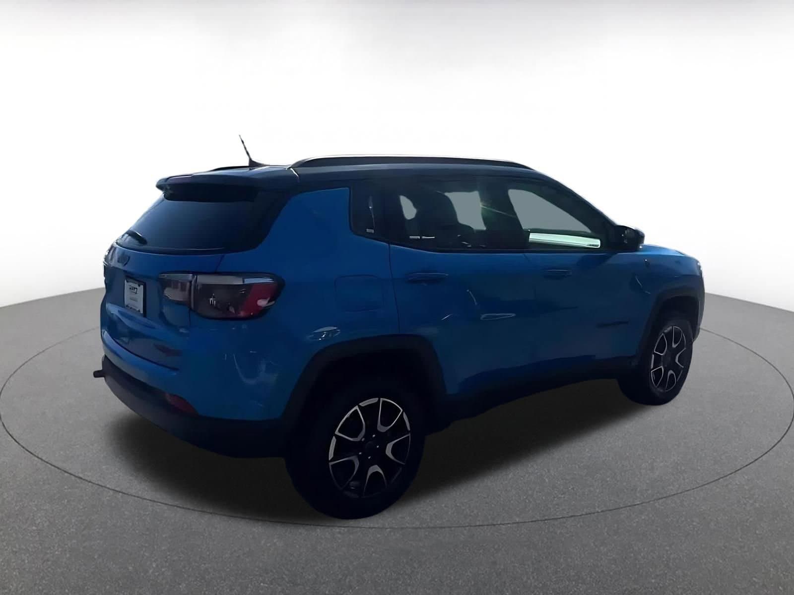 Thumbnail: 2025 Jeep Compass - 14