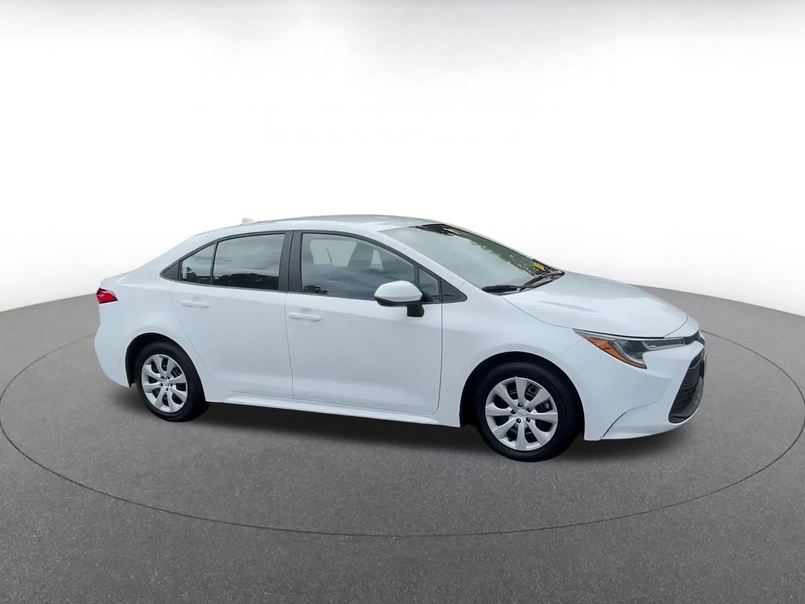 2024 Toyota Corolla LE 2