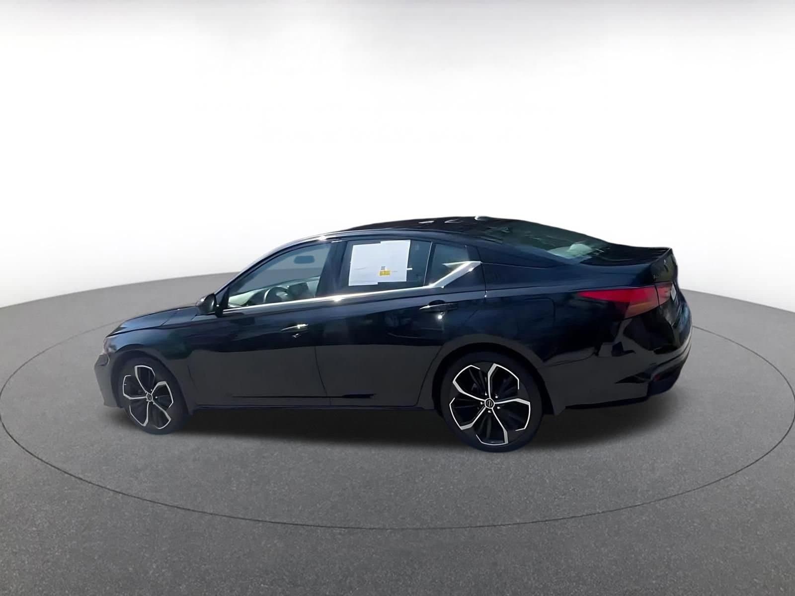 Thumbnail: 2025 Nissan Altima - 10