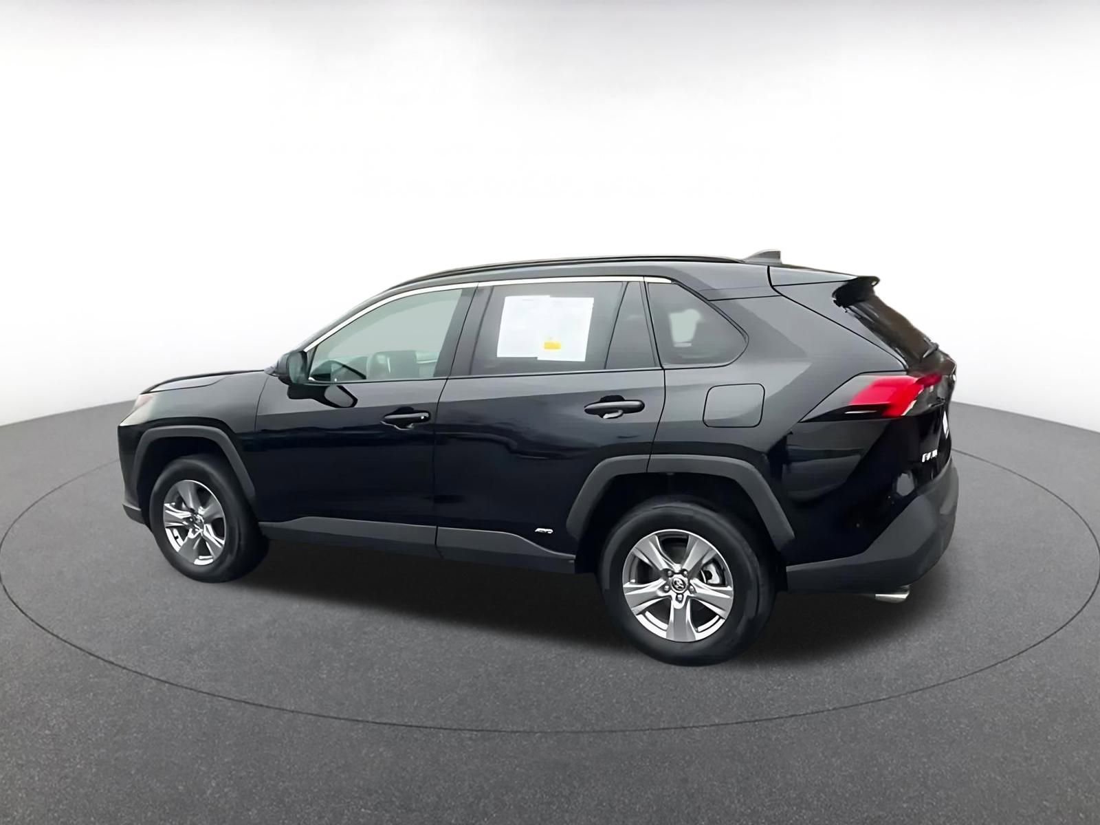 Thumbnail: 2025 Toyota RAV4 - 9