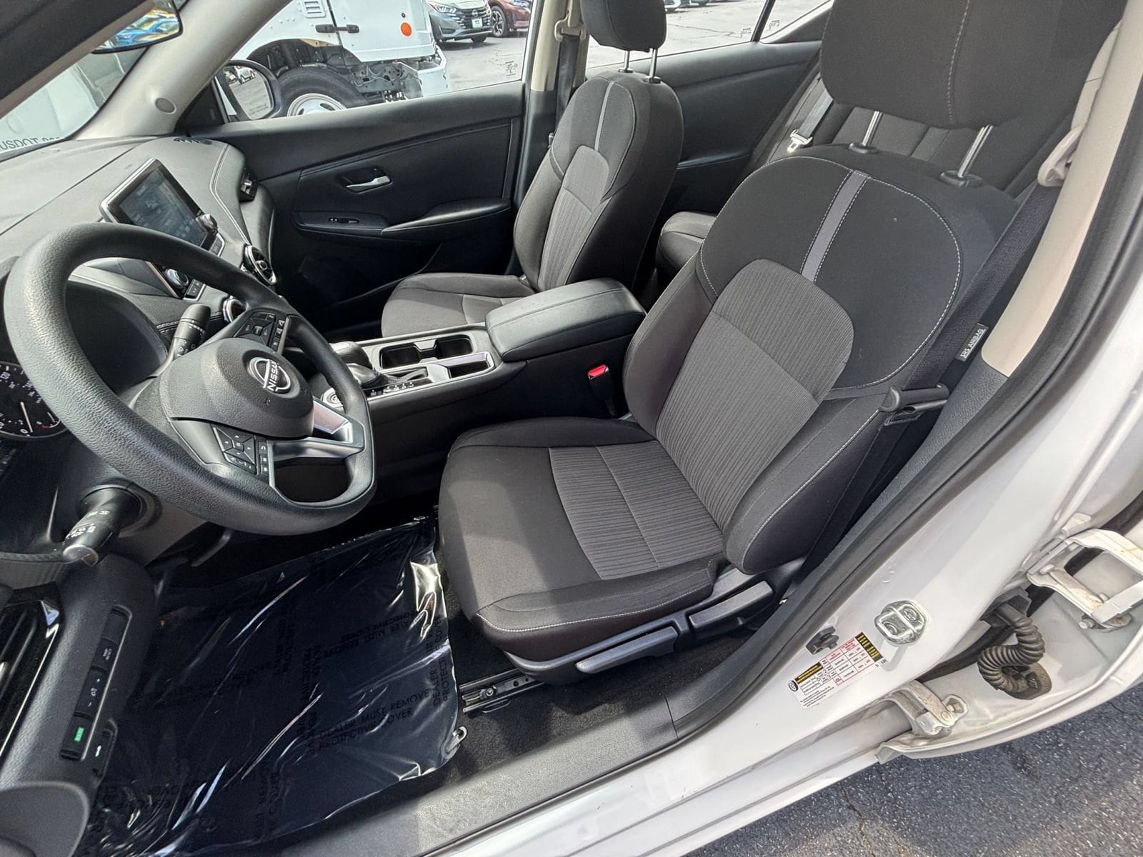 Thumbnail: 2025 Nissan Sentra - 31