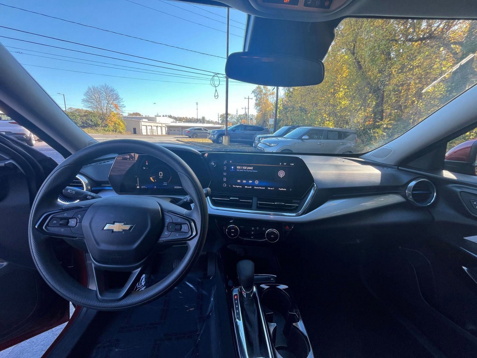 Thumbnail: 2025 Chevrolet Trax - 29