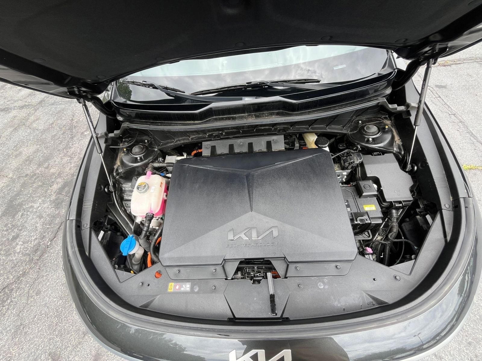 Thumbnail: 2023 Kia Niro - 32