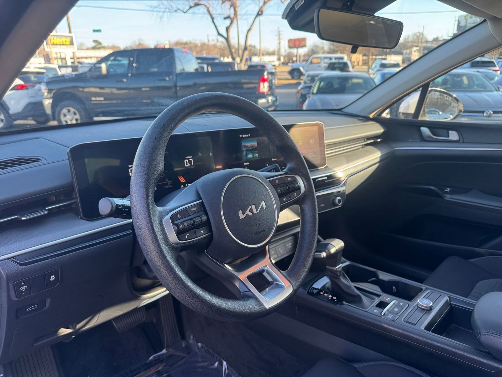 Thumbnail: 2025 Kia K5 - 28