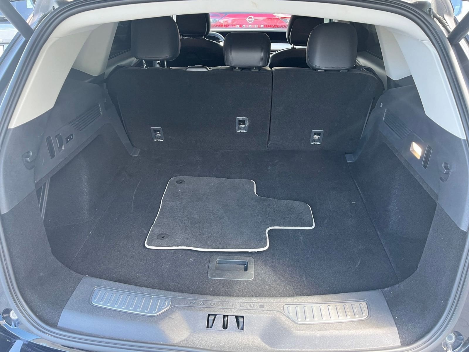 Thumbnail: 2024 Lincoln Nautilus - 24