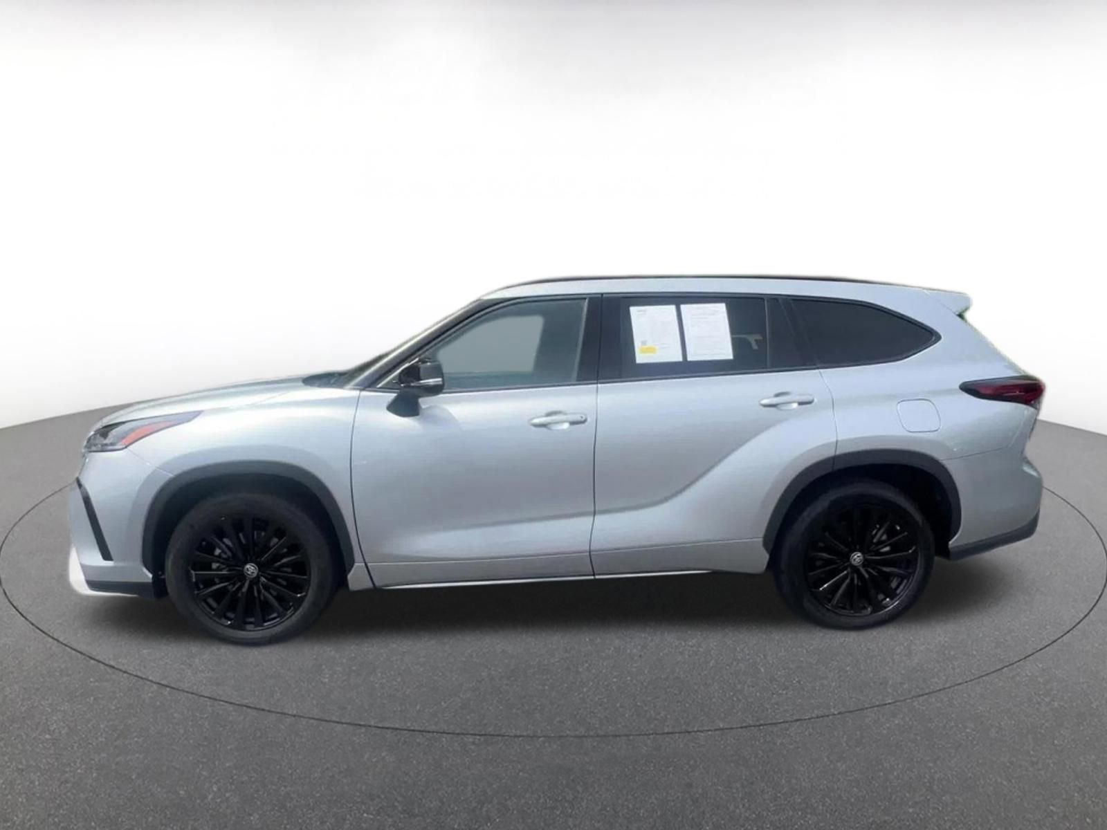 Thumbnail: 2025 Toyota Highlander - 9