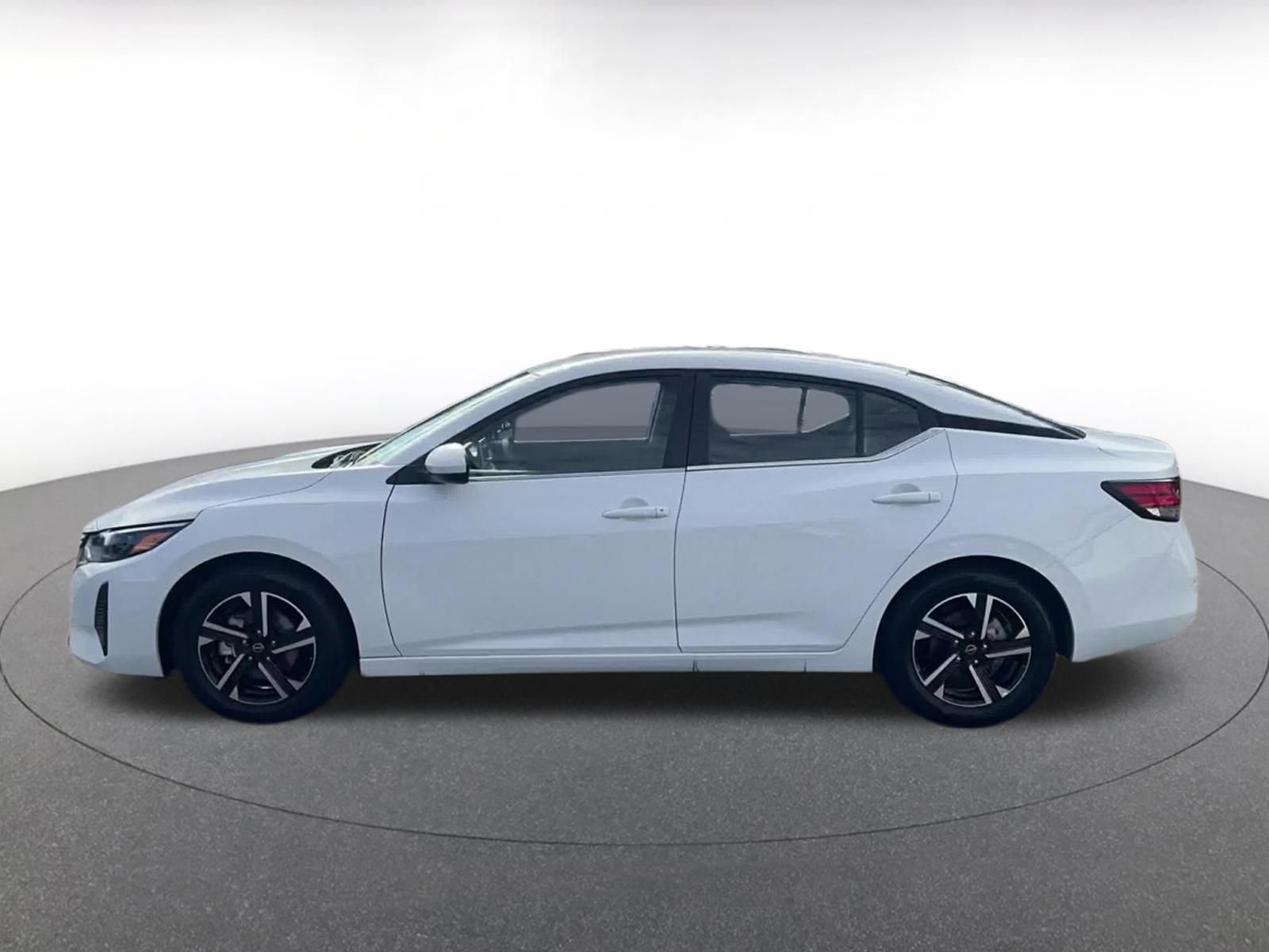 Thumbnail: 2025 Nissan Sentra - 9