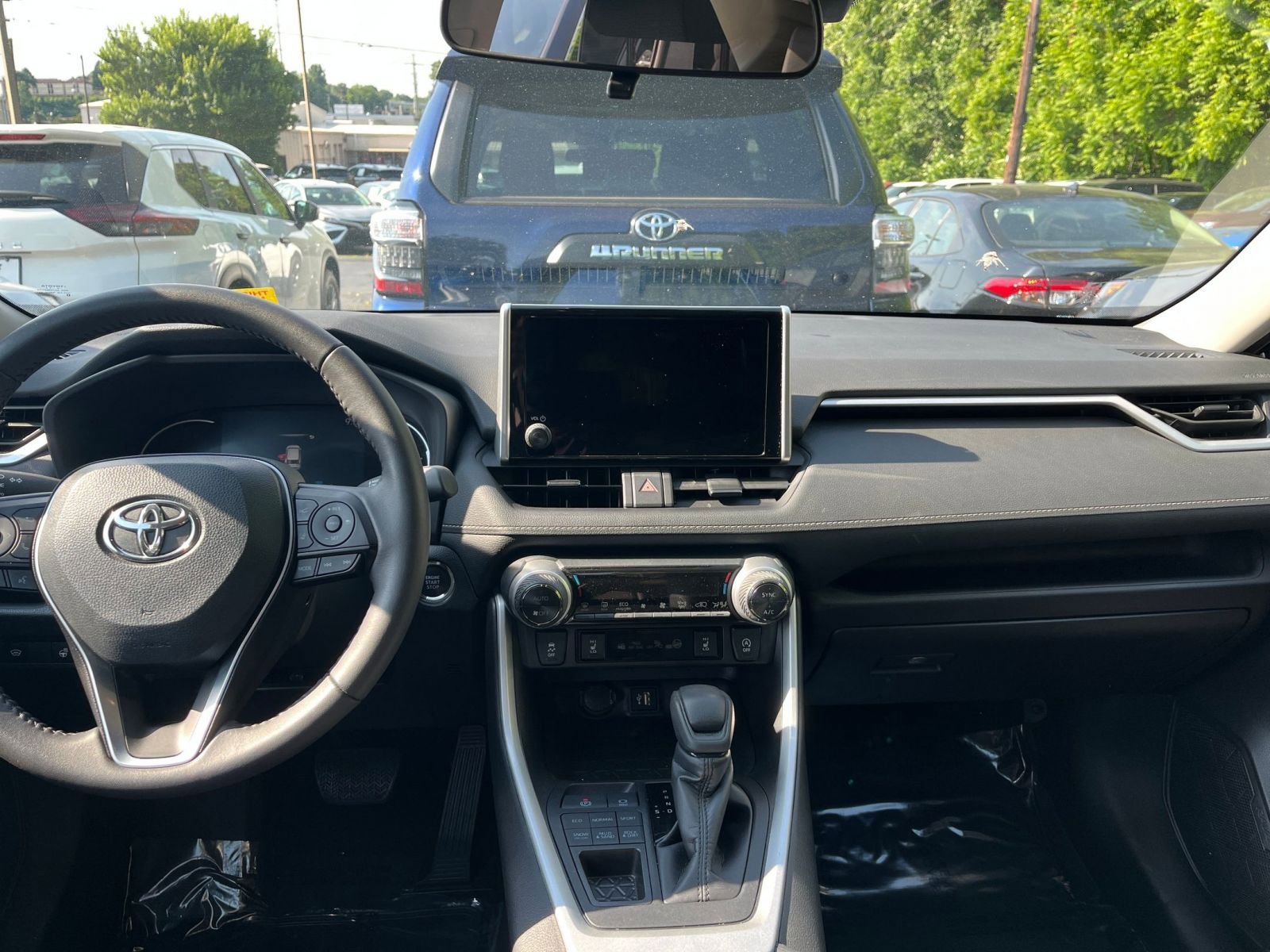 Thumbnail: 2024 Toyota RAV4 - 27