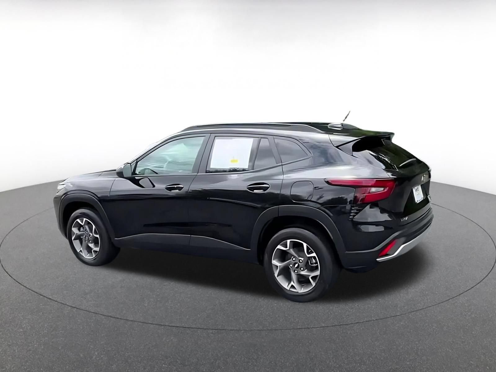 Thumbnail: 2025 Chevrolet Trax - 12