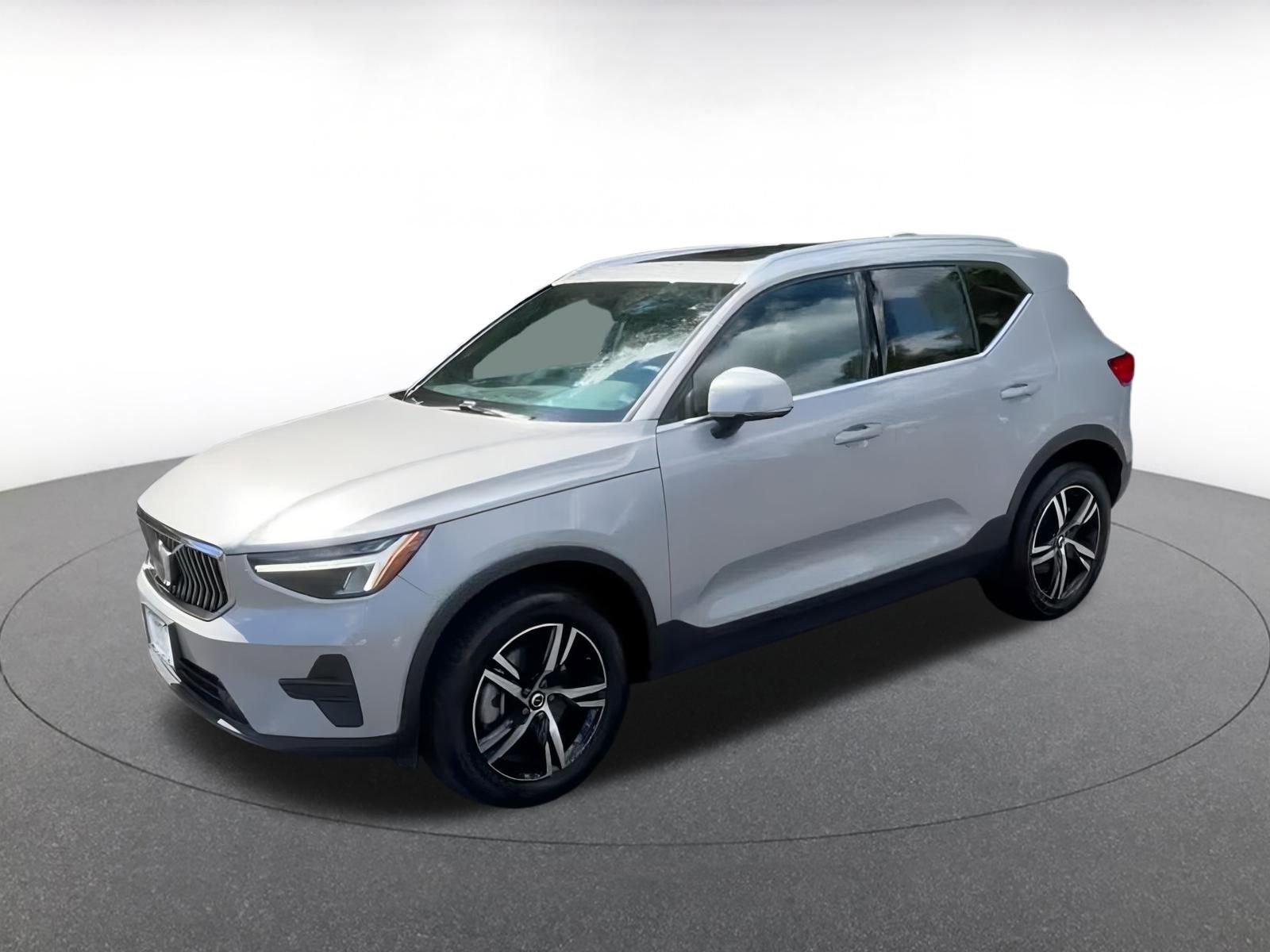 Thumbnail: 2024 Volvo XC40 - 14