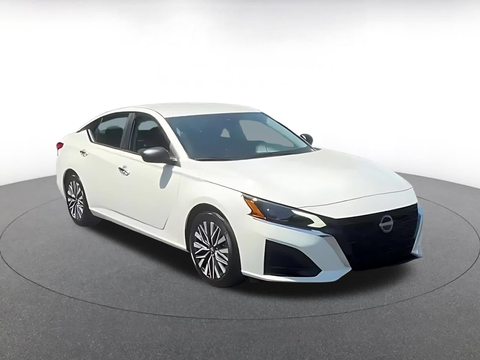 Thumbnail: 2025 Nissan Altima - 3
